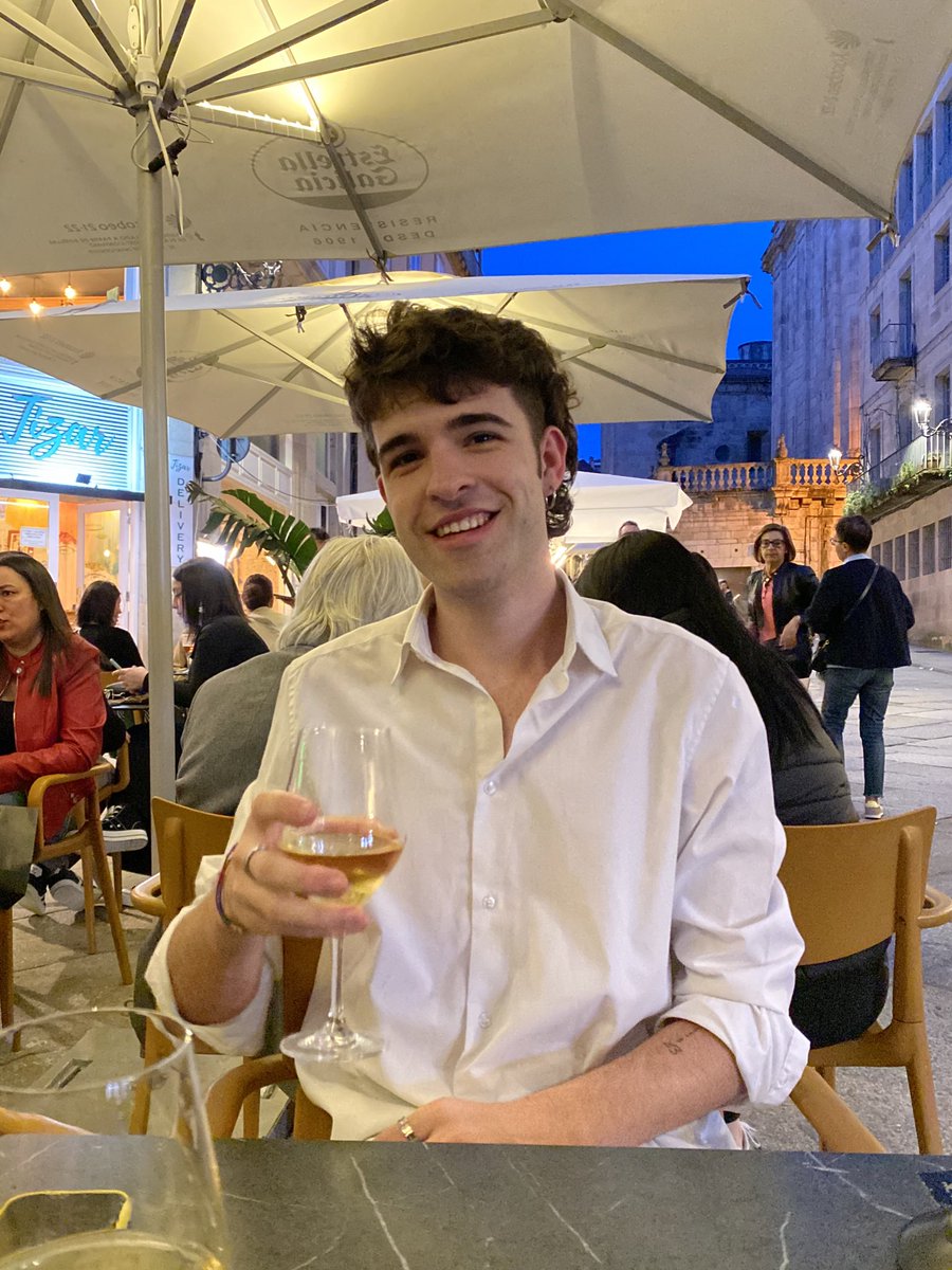 fotitos del finde pasado tomándome unos vinos🥴