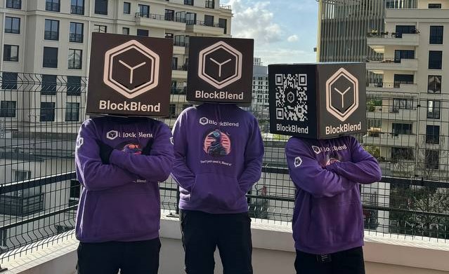 blockblendIO's tweet photo. 🤩BlockBlend is LIVE at #ParisBlockchainWeek!

🟪Our BlockHeads are out on the street spreading the word about #BlockBlend and #crypto #privacy.

If you're here at #PBW2024, find a BlockHead for your chance to enter our $250 prize raffle.

And visit @AzteqMetaverse in booth S-52.

Don't just send it, Blend it!