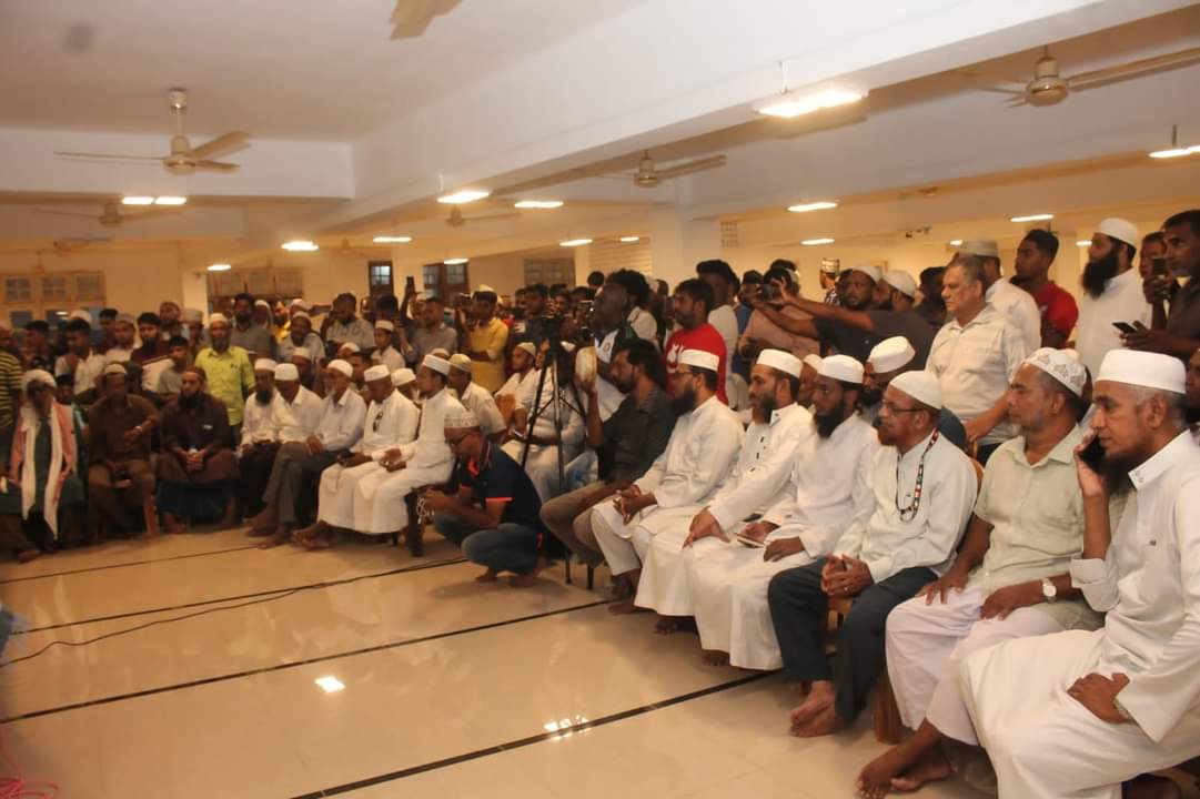 kavinthans's tweet photo. Muslims in Sri Lanka will celebrate Eid Ul Fitr (Ramazan) tomorrow (10) after the Crescent for the month of Shawwal was sighted - Colombo Grand Mosque

#SriLanka https://t.co/87LXjsmSgN