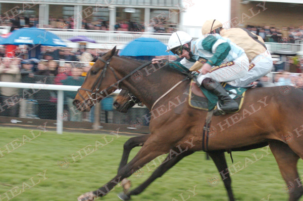 patcashhealy's tweet photo. 🐎 @AintreeRaces  9-April-2005 
#fromthearchives #Memories #HealyRacing #OnThisDay #HorseRacing #19yearsold 
"The Cool Guy"
O- Frosty's Four
T- @NigelTwistonDav 
J- @CrawfordSteven 
(c)https://t.co/voWGTccgic https://t.co/NZikozs63B
