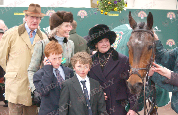 patcashhealy's tweet photo. 🐎 @AintreeRaces  9-April-2005 
#fromthearchives #Memories #HealyRacing #OnThisDay #HorseRacing #19yearsold 
"The Cool Guy"
O- Frosty's Four
T- @NigelTwistonDav 
J- @CrawfordSteven 
(c)https://t.co/voWGTccgic https://t.co/NZikozs63B