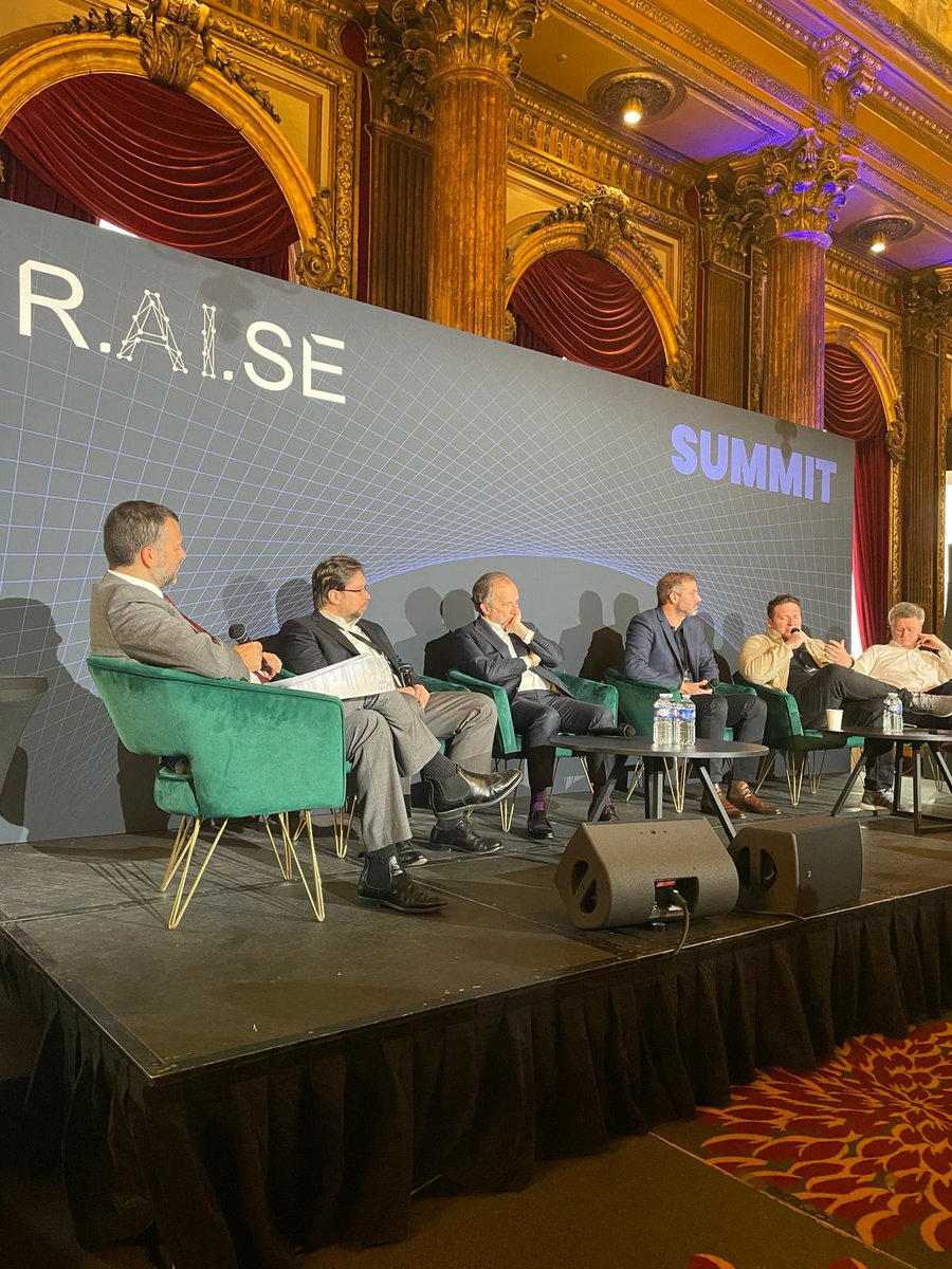 La première édition du @RaiseSummit, un événement international 100% #IA organisé à Paris, a été une véritable réussite. 🌠 Avec @Bpifrance, nous sommes très fiers d'avoir pu contribuer à cet événement majeur entièrement dédié à l'IA, un enjeu clé pour #Bpifrance comme l'a très…