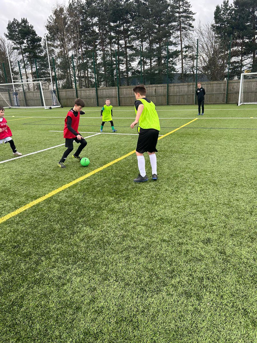 Although the weather had an affect on some participation today, everyone had great day yesterday on our Easter half term holiday course sponsored by @NWRHygiene ⚽️Dribbling ⚽️Passing ⚽️ Skill Challenges 🥅 3v3/4v4/5v5 😀Lots of fun #playlearngrow