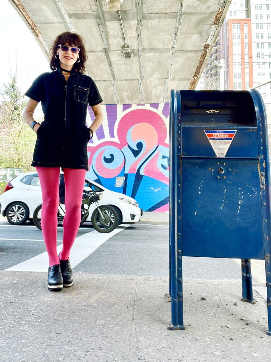 Carla Gannis tweet media