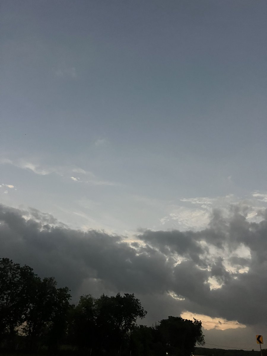 Ended up in Richland,Tx with 3 minutes 30 seconds of totality. Clouds all day and 30 minutes before the skies cleared. One of the coolest things I have ever experienced #Eclipse2024 #SolarEclipse2024