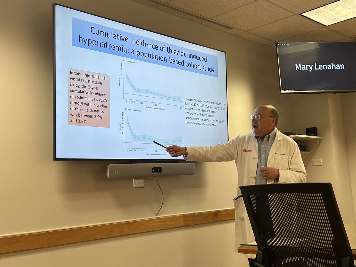 Amazing talk this afternoon for @UVANeph Grand Rounds by none other than @UvaDOM Chief Dr Rossner discussing the updates on “Water and Electrolyte Management” in the past year !