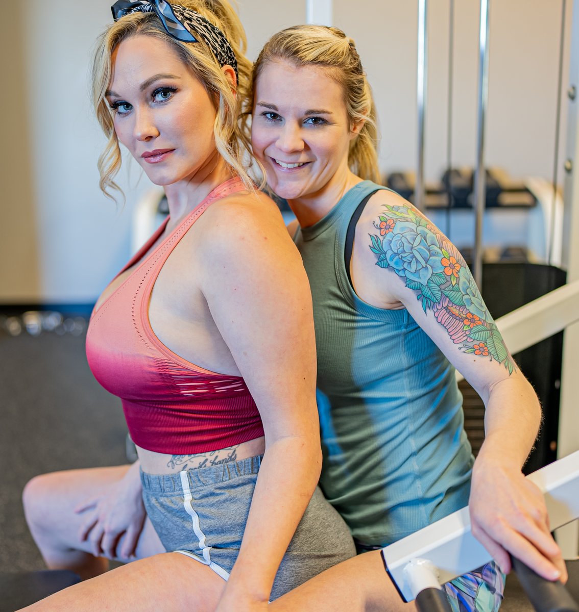 heyitsRayRayXXX's tweet image. All it takes is one chance encounter to change your entire world 😚💗💘 #andthenImether

Featuring @imtaylorgunner

Go check out my new OF page - link in bio

#this #onetime #atthe #gym #rayray