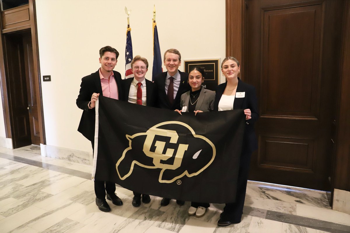 I was glad to meet with @CUBoulder Chancellor DiStefano and a group of inspiring student leaders this morning to learn more about the university’s Center for Leadership and discuss how we can work together to support CU’s students and faculty.