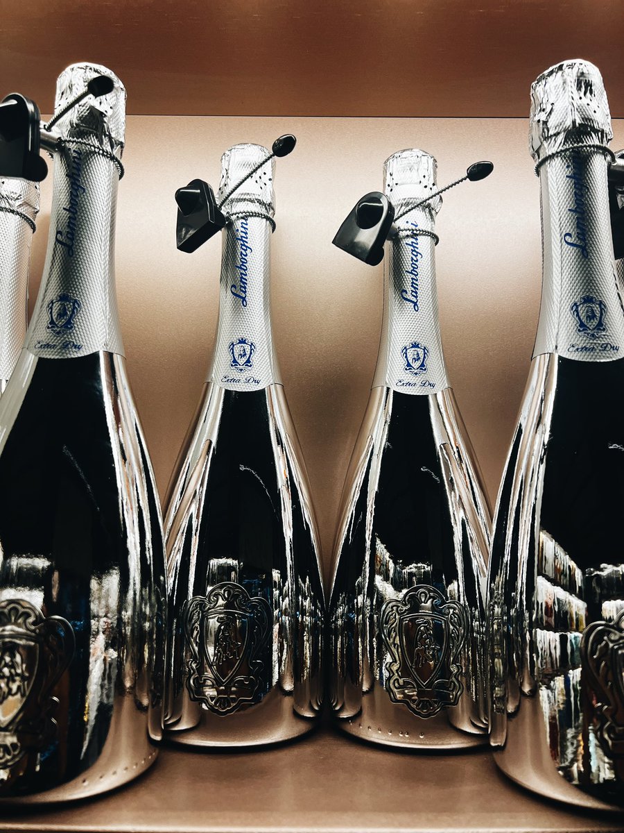 normangoodfello's tweet photo. Tonight, our guests will experience luxurious wine with @LamboWineZA. 

With their world-class winemaking techniques that are infused with innovative processes to create a wine that genuinely defines prestige. 

Our guests are sure in for a treat! https://t.co/Hb84cYEpL5