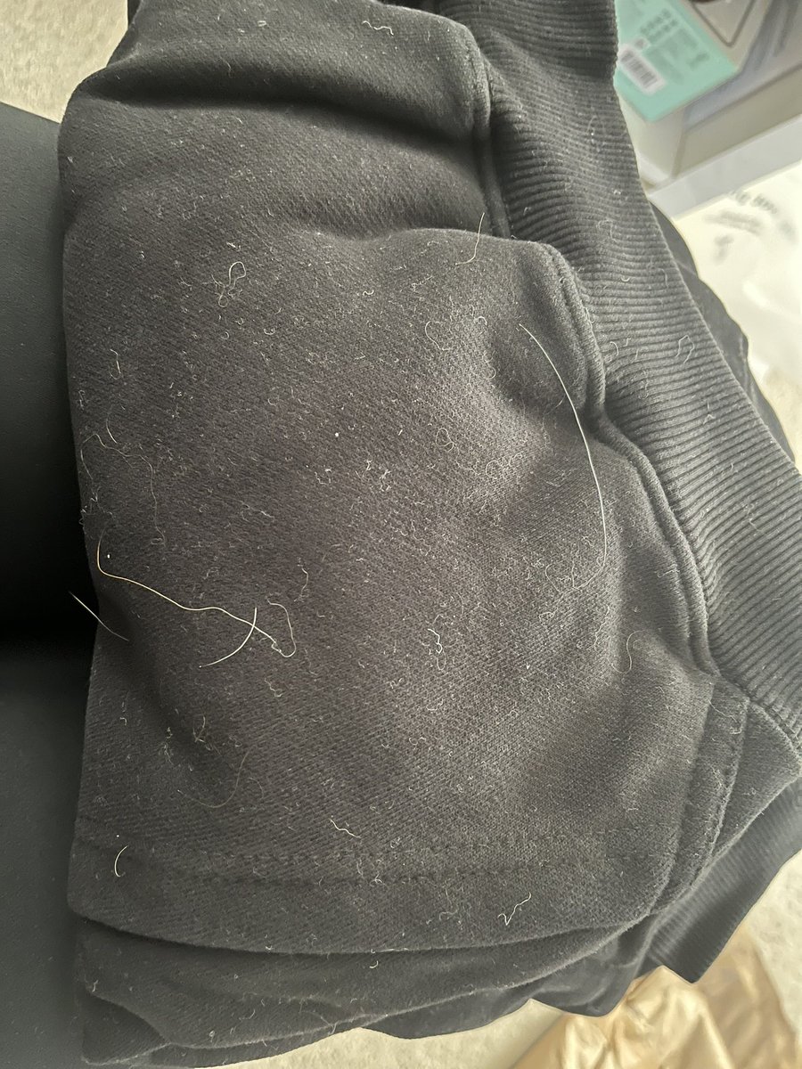 JessicaAnne223's tweet photo. @shonadon @Bajan20101 @_adanola Mines just arrived covered in dog hairs and clearly worn! Their standards have clearly slipped.. absolutely disgusting https://t.co/WjqCxCVCeT