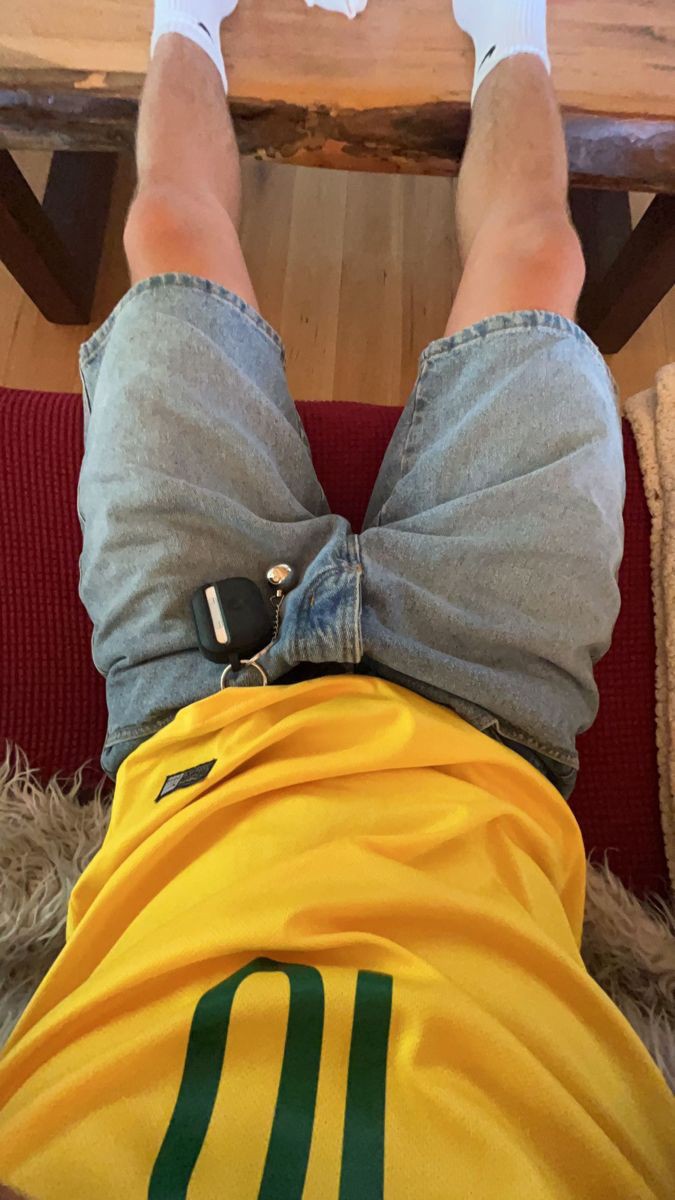 B00K3R_T's tweet photo. Outfit para ir a reprobar la clase de Gestión empresarial. ☝🏼😘 https://t.co/Iv7VXwjtL4