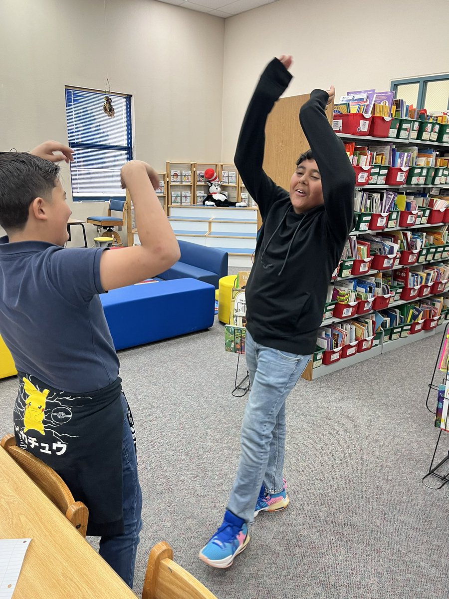 Learning should be fun and engaging! Luckily our 5th graders @BorregoElem are experiencing both. Vocabulary review starts now! #mathrocks @SanElizarioISD @msantana_SEISD @MsSarahGuillen @lead4ward