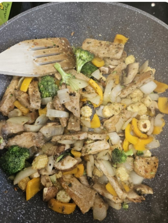 Another delicious dish all from FREE! redistributed surplus food thanks to #slzfw21 
#breakingdownbarriers #buildingcommunities #CoronationFoodProject