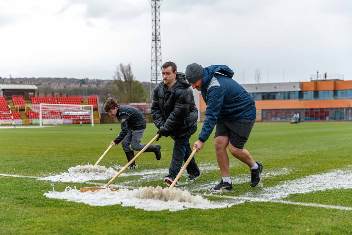 ℹ️ Following a preliminary pitch inspection, the match officials have decided to stage a further inspection at 6:45pm. Options are being explored to give the fixture every chance of being played, including the possibility of delaying kick off. #WorClub ⚪️⚫️