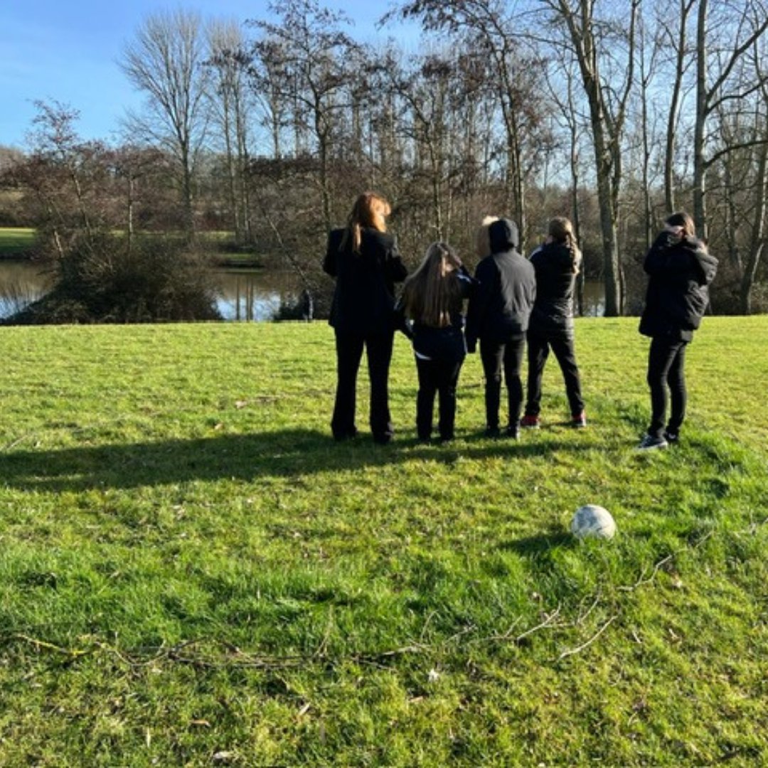 🌈 Inspiring Day at Teardrop Lakes with MK Academy Year 9&10! A day filled with creativity, mindfulness, and community spirit as MK Academy's Year 9&10 students visited Teardrop Lakes for The Inspiration Programme's Community and Environment Pillar.