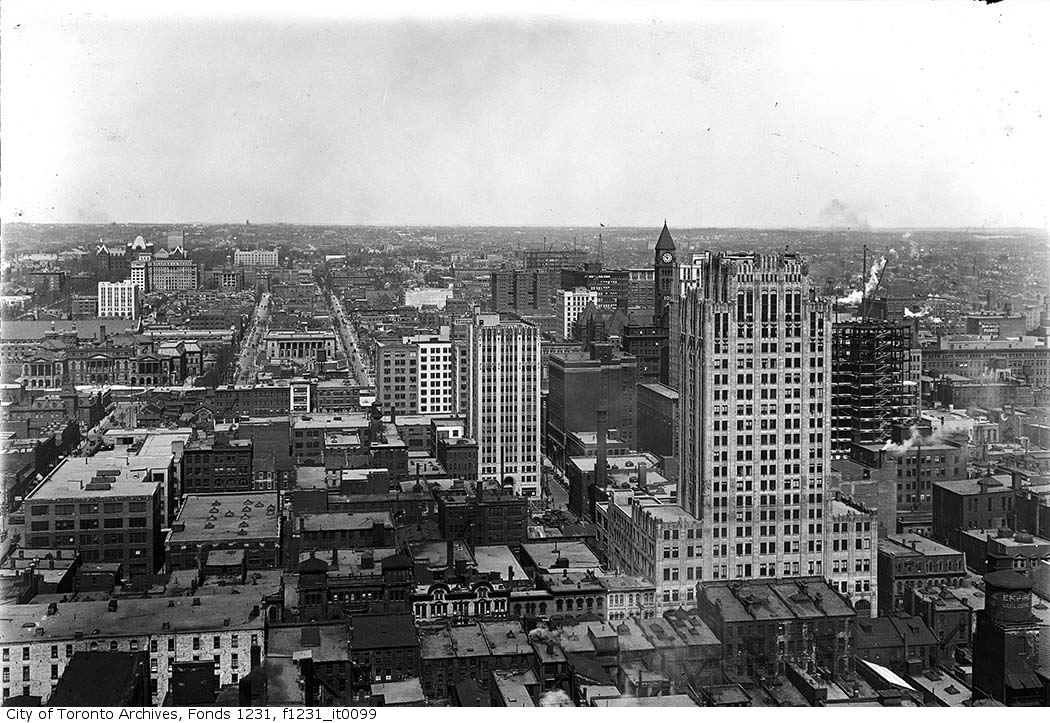 This was the view looking north from the Royal York Hotel #OnThisDay 95 years ago. Downtown looks a little different now! ow.ly/5Iuh50RbtOG #OTD #TOHistory #TorontoArchives