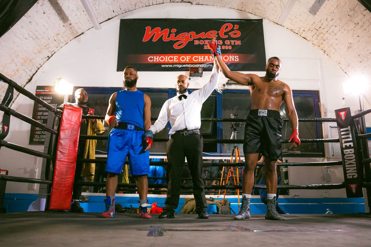 champswithinn's tweet image. Throwback to our fighters after their bouts on our last show #underthelights #winners 🏆 Massive congrats to them for all their hardworking and dedication 

Shots📸 taken by @chelspineda

#champswithin #photography #boxing