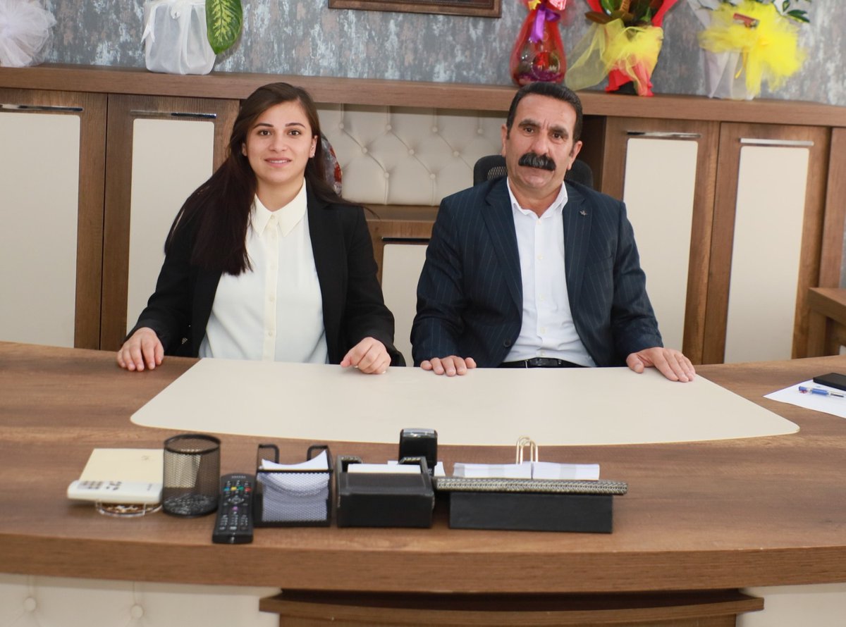 Eşit temsiliyet, eşit haklar ve eşit hizmet anlayışımızla halkımızın hizmetinde olacağız. Bu yolda bizimle yol alan tüm arkadaşlarımıza, halkımıza çok teşekkür ediyoruz. 
<a href="/ViyanTEKCE/">Viyan TEKCE</a> 
<a href="/DEMPartiHakkari/">DEM Parti Hakkari İl Örgütü</a>