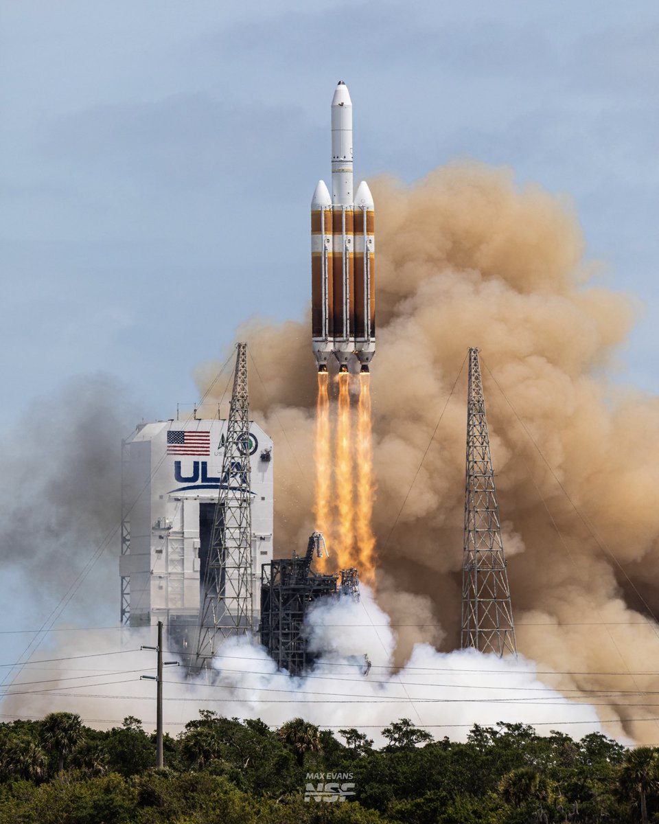 We hate to see you go…but we love to watch you leave. 

Godspeed, Delta IV. And thank you.

📸 - @NASASpaceflight 

📺 - youtube.com/live/L3y92WAYZ…

#DELTAIVHEAVY #NROL70 #THEDELTAFINALE