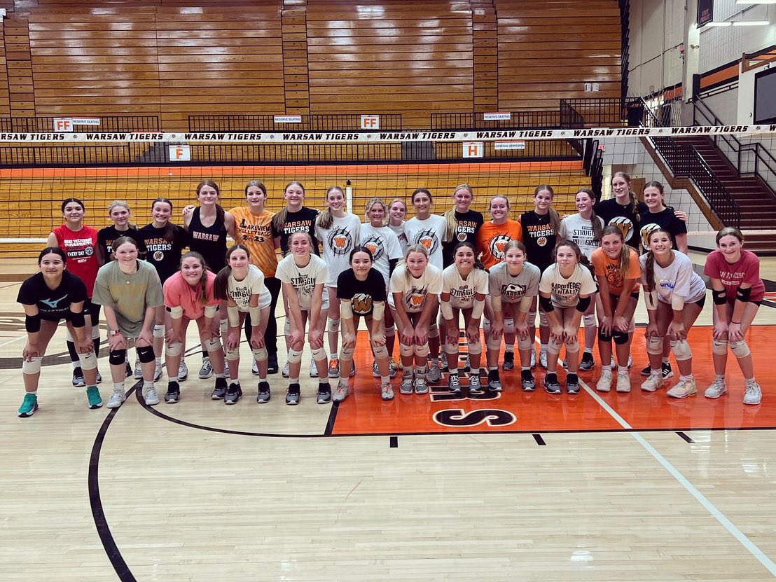 We were excited to get our Spring Workouts started this Monday and look forward to a great few weeks together in the gym…Go Tigers! 🐅🐅🐅 #TigerFamily #WeAreWarsaw #OnTheProwl