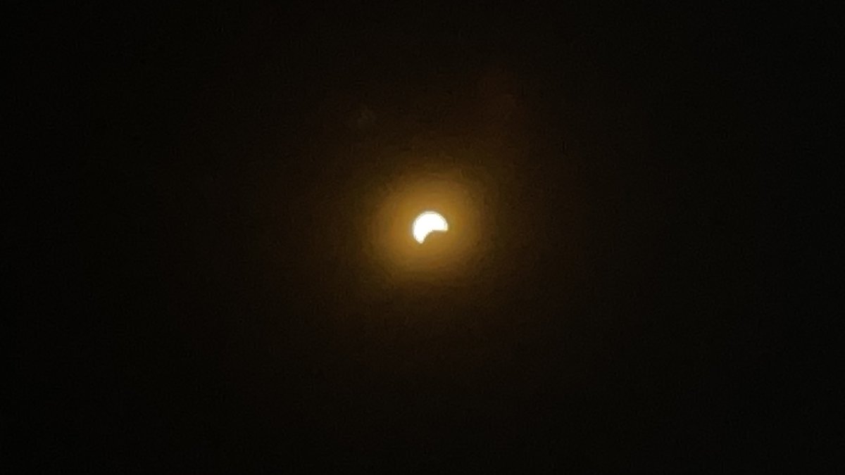 ☀️🌑 Shout out to Professor Jennifer Medlen for organizing a wonderful viewing party to witness Monday's solar eclipse! This kind of event won't happen again until 2044, and students were thrilled to witness the spectacle first-hand at South Suburban College!