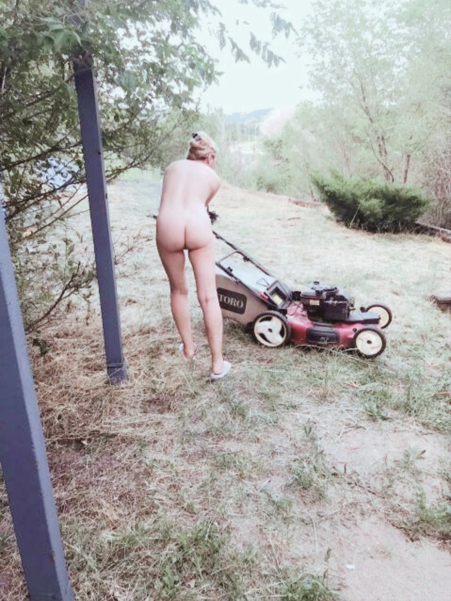 No matter how often you have to mow this grass, it's still beats shoveling snow any day❣️😁🦗 👉 #justnaturism