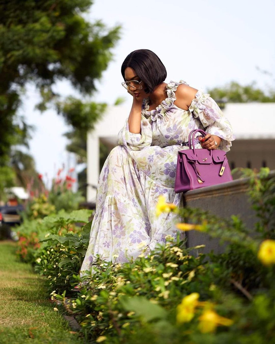 Ghanaian Lawyer And Socialite, Sandra Ankobiah, Flaunts Her Hermès Birkin Handbag That Costs 239,957 Ghana Cedis.

#TGNCelebs