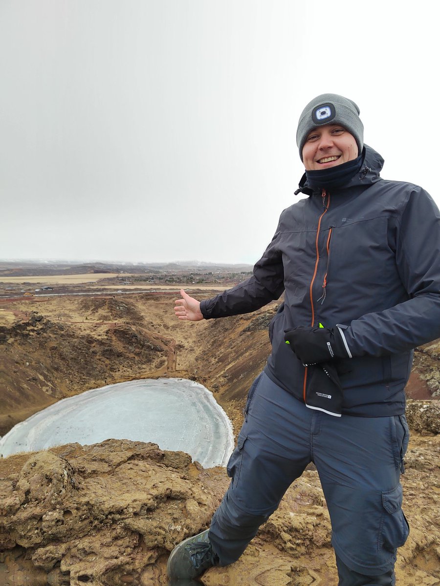 MrSLeegeography's tweet photo. Unreal first full day in Iceland! Seeing tectonics in action, spectacular geysirs and the stunning Gulfoss waterfall and gorge... Iceland is MEGA! https://t.co/5yP6n31LD7