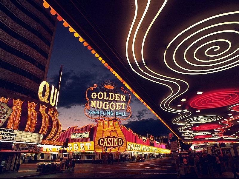Ben Affleck’s Favorite Spots in Las Vegas: From Casinos to Quiet Hideaways vegaspublicity.com/46769/ben-affl… by @Vegaspublicity_ @BenAffleck #vegas #casinos #gambling #hotels #pools #hideaways #favorite #spots