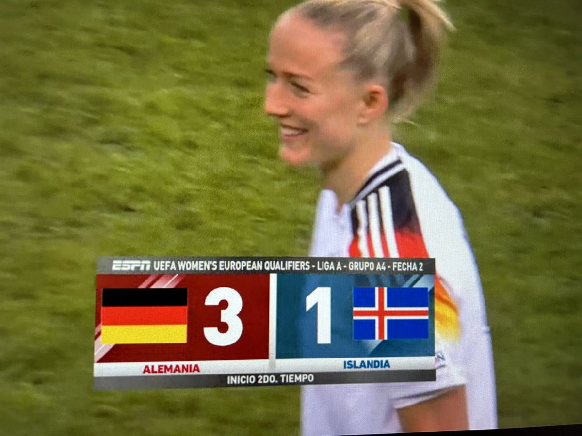 Arrancamos la 2da mitad de las clasificaciones en uefa femenina #Alemania 3-1 #Islandia por la pantalla de #ESPN #ESPNenStarPlus ⚽️ esta bueno el juego, junto a @Ruthcarrilloym los esperamos