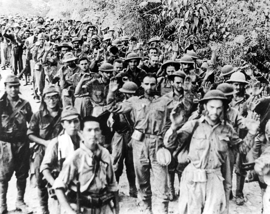 1942'de bugün: Japonlara esir düşen 70.000 civarı Amerikalı ve Filipinli asker, Camp O'Donnell'e ölüm yürüyüşüne (Bataan Ölüm Yürüyüşü) gönderildi. 145 km mesafeye neredeyse yiyecek ve içecek verilmeden yürütülüp yol üstünde dövülen esirlerin binlercesi hayatını kaybetti.