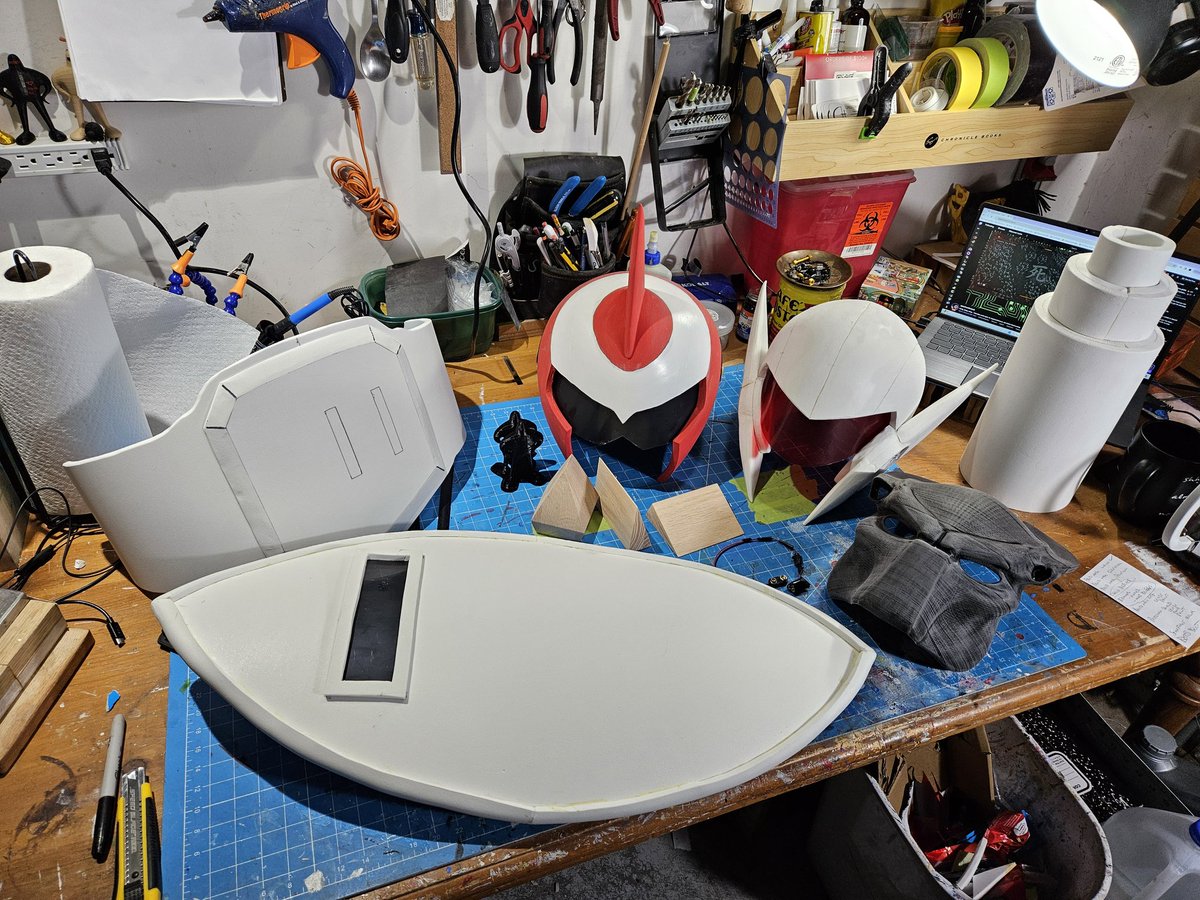 Lots of #wip #cosplaymaker 
#evafoam #megaman etc