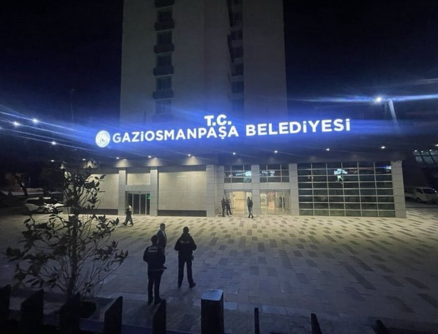 Belediye Başkanımız Hakan Bahçetepe’nin ilk icraati Belediye girişine T.C. ibaresi eklemek oldu.
@GOPbelediye
👏