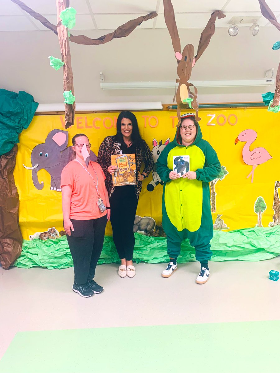 MrsFloyd0419's tweet image. Wild About Books 🦍 📚🐒📚🦒📚🦍#WeekOfTheYoungChild #DressAsYourFavoriteAnimal #GuestReaders 🦍 📚🐒📚🦒📚🦍