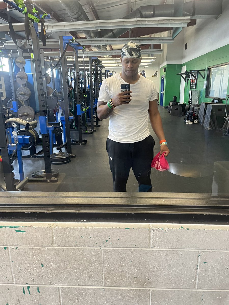 Camsanders09's tweet photo. Still in that mode ! One thing that never disappoints is consistency! this a lifestyle 🦍@christo30330907 https://t.co/IoTroid7oT