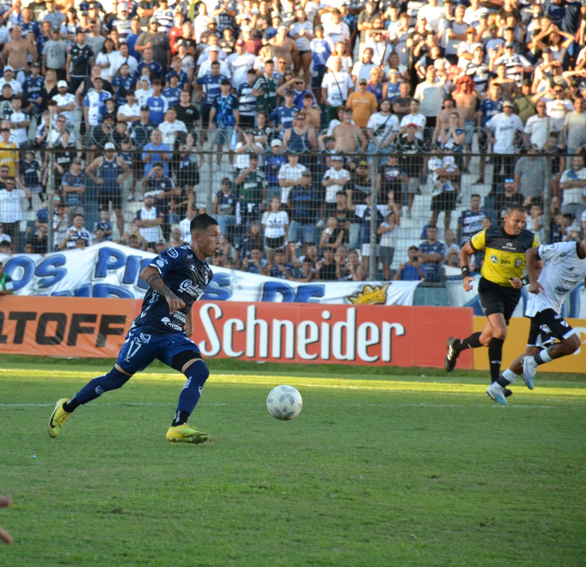 Dejando la vida y disfrutando!!! Vamos cervecero🍺⚽️🤩💙🤍