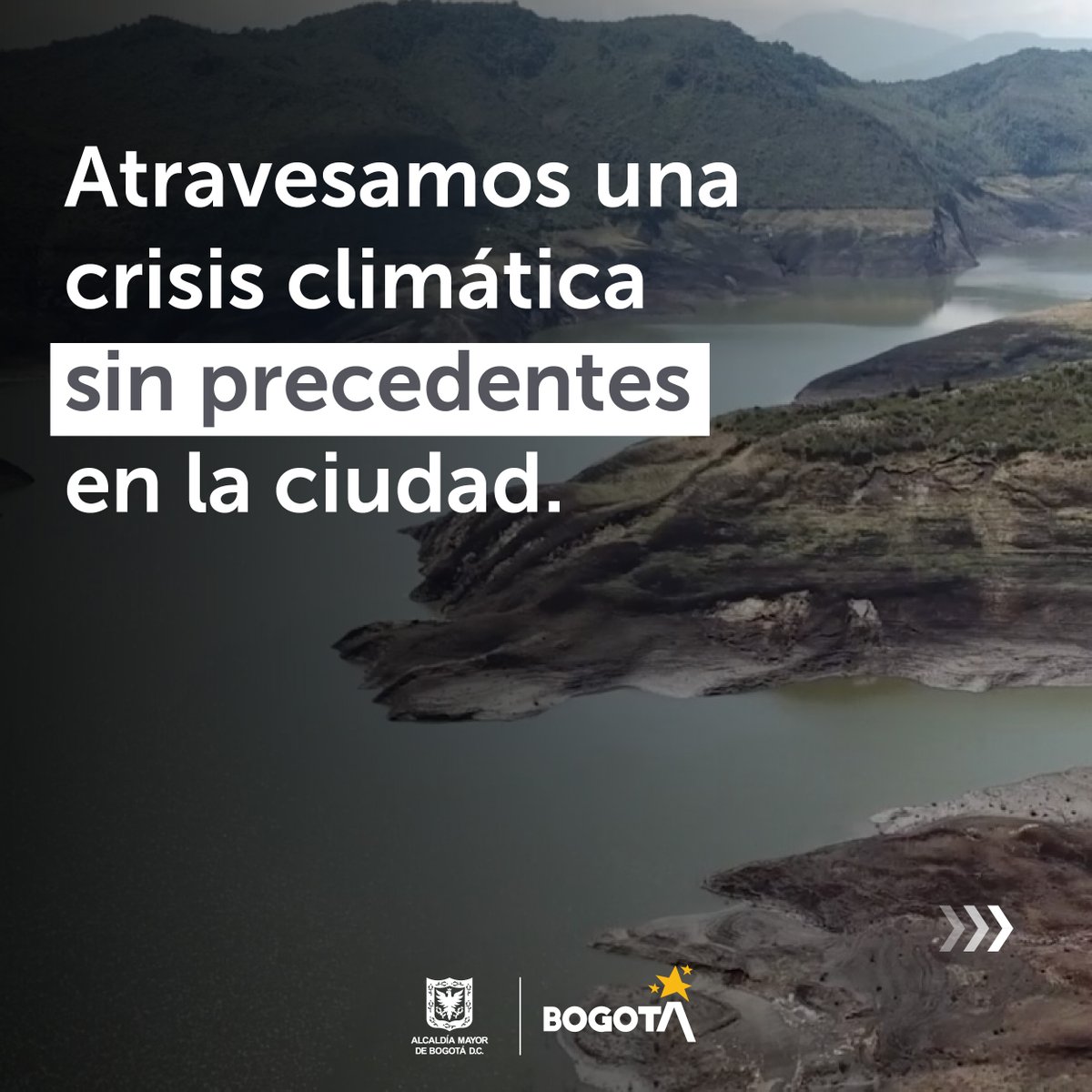 🚨¡Los embalses que suministran agua a Bogotá están en los niveles más críticos de las últimas dos décadas! #JuntosPorElAgua y su cuidado⬇️ 💧Dúchate máximo en 5 minutos 💧Usa la lavadora con la carga completa 💧No laves tu carro o moto con manguera