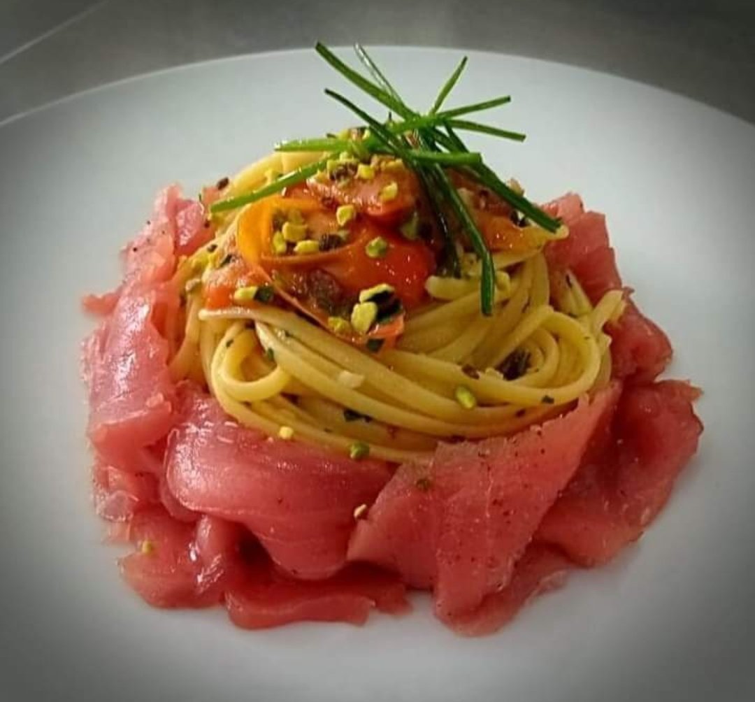 Frances54526506's tweet photo. Linguine e straccetti di tonno... Buona cena.... https://t.co/M3hSqEDAmP