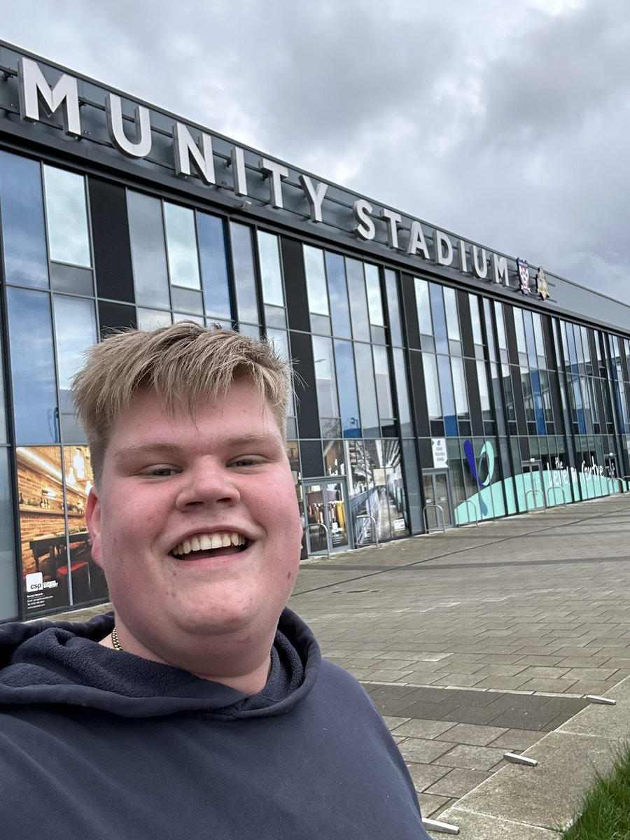 Thehullboy1's tweet photo. Day 9 Completed in a mile run every day of the month for mental health. Today a run around York City’s stadium- what a ground! Remember to check up on your loved ones and know you’re not alone. Would rather hear your story than go to your funeral! Hope you have a good day ❤️ https://t.co/shcwezVzet