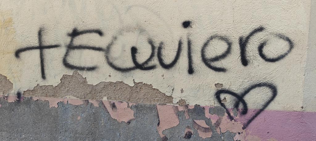 gubatron's tweet image. Subject: I love you
#DoNotOpen