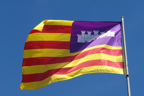 Dissabte és dia de partit i no és un partit qualsevol, ve el <a href="/realmadrid/">Real Madrid C.F.</a>. És el dia, és el moment, mostra la senyera! #JuntsSomMillors #SenyeraMallorquina #ForçaMallorca