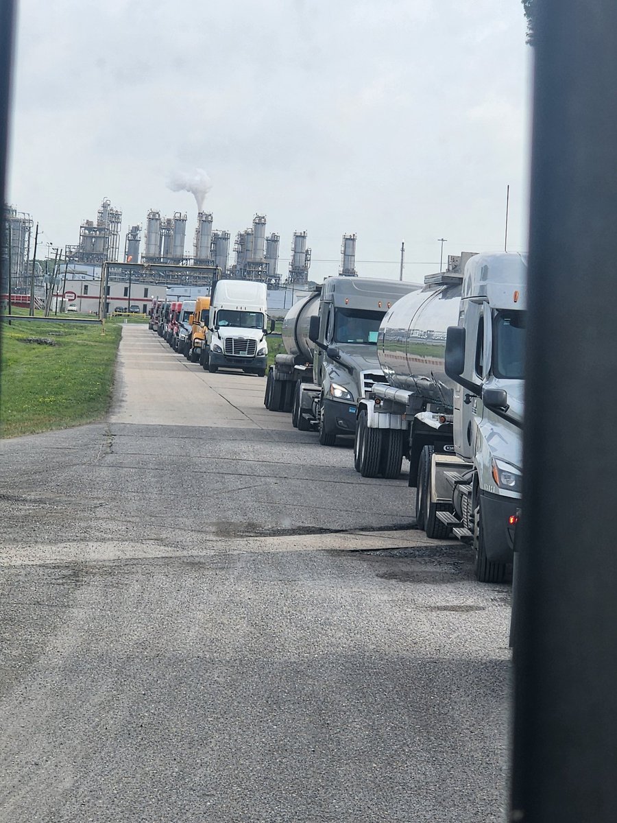 We're still hauling water out of there @nicksortor . This is from today at the unloading site in Louisiana