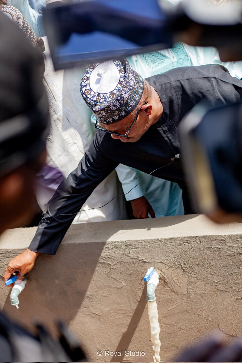 atoladimeji's tweet image. Peter Obi provided jobs to the locals, provided clean water (SDG6) to kids, men and women of the community and rescue a lot of people from potential sickness like typhoid. #ThankYouPeterObi