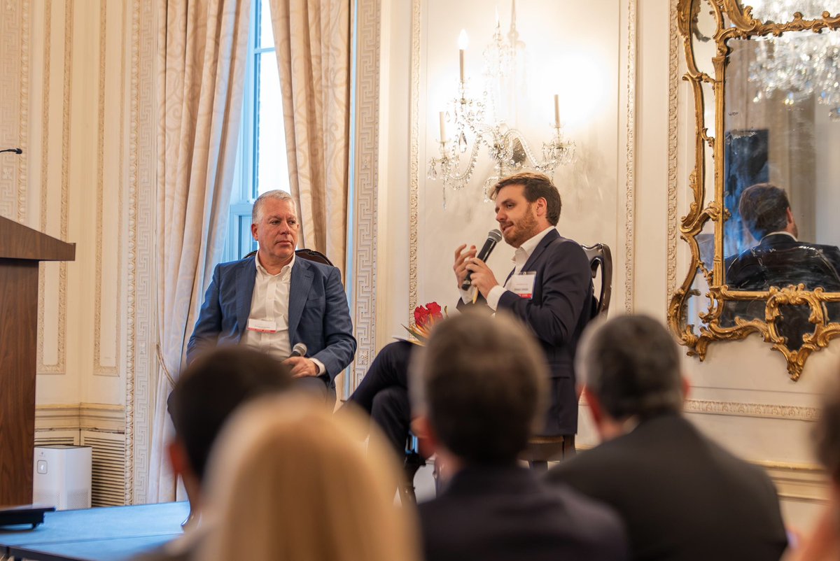 Emma Ferrario tweet media