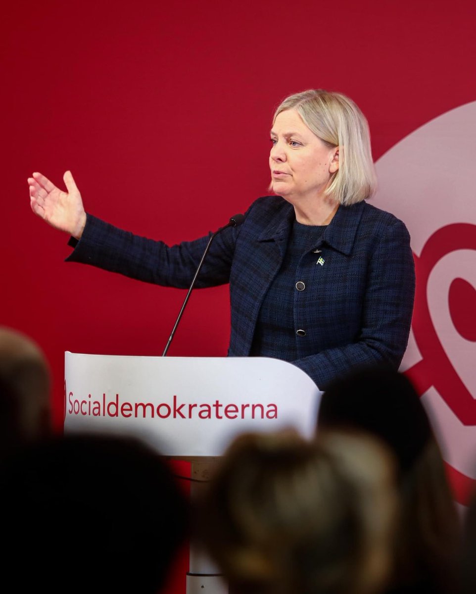 Nu när det är så stökigt i svensk politik så är det skönt att Magdalena Andersson står stabilt och pratar riktig politik. Idag pratade hon tex om att barnfamiljer ska ha råd med mat. Skolan måste förbättras. Investeringar i infrastruktur, osv. Inget drama. Bara riktig politik.