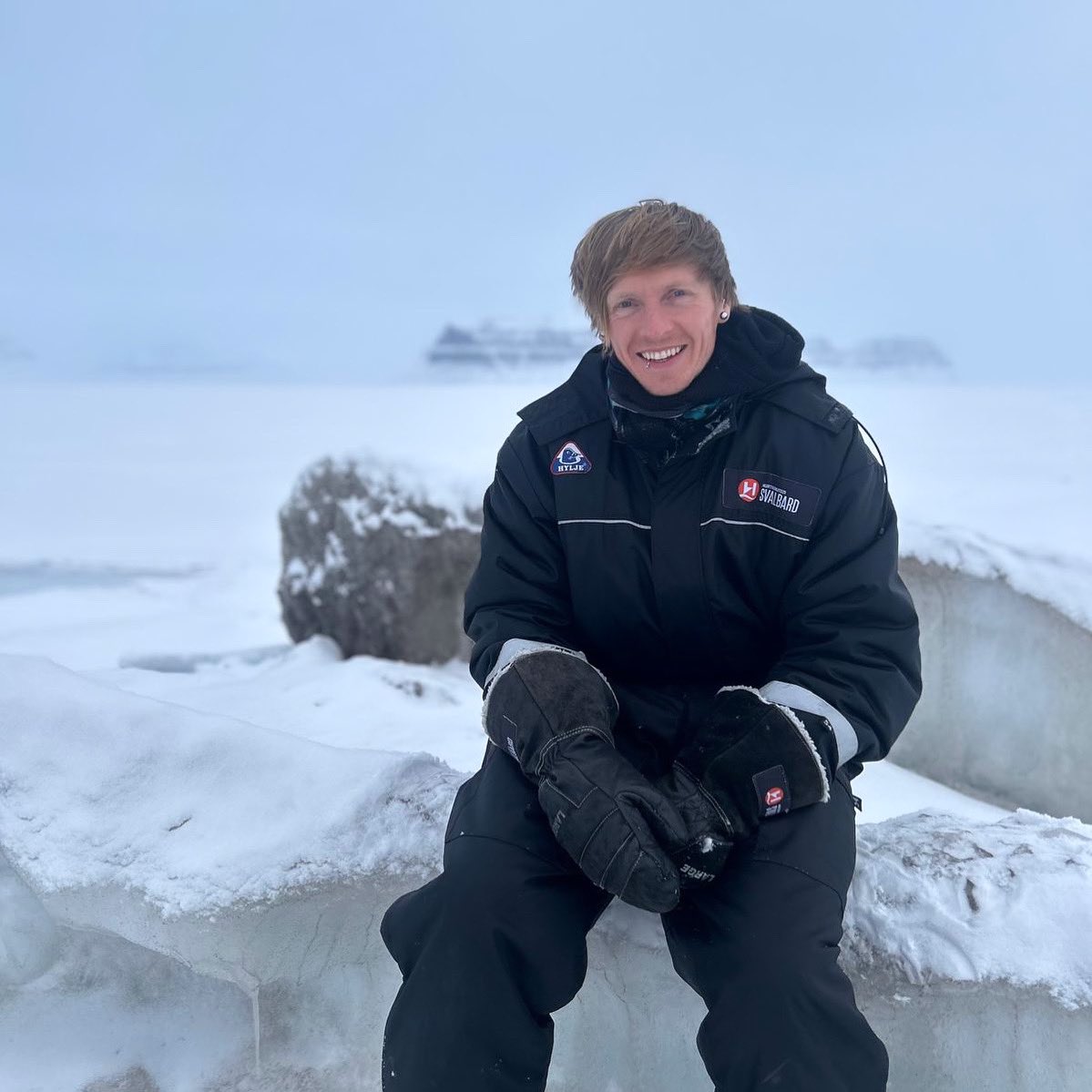 Tempelfjorden glacier. The sea ice hasn’t reached this far for 20 years, with temperatures on Svalbard having risen by 4 degrees in the last half century. The islands are warming 6x faster than the global average which is why they are such a hotspot for climate research.