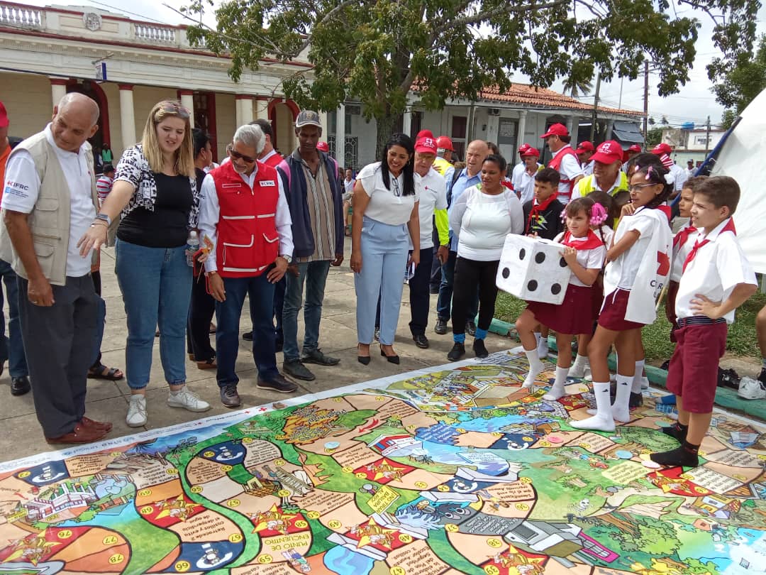 En el parque Antonio Ferrer de #ConsolacióndelSur, el Director Ejecutivo de la Secretario General de la Cruz Roja Internacional Jagan Chapagain, constató la preparación de los voluntarios del municipio, asociados a la organización humanitaria, y círculos de interés.