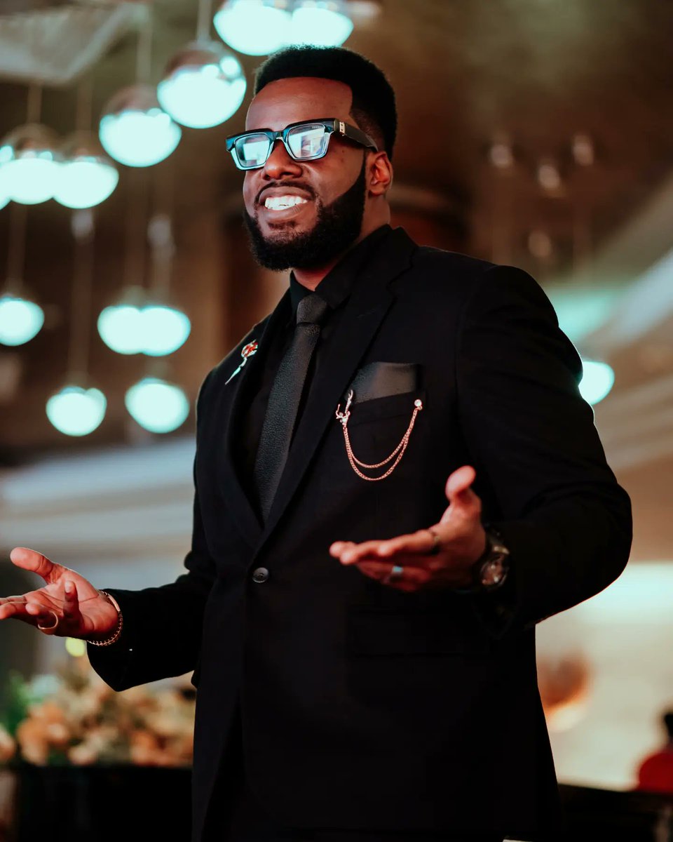 TimothyCODE's tweet photo. Money, Power, Respect
(The Last One Is Better)
April, Let's Get It !
@IzyCaption Snapped on These ๐ฅ
#CROWNBoy
#TheDapperRapper https://t.co/VknKLxMUcn