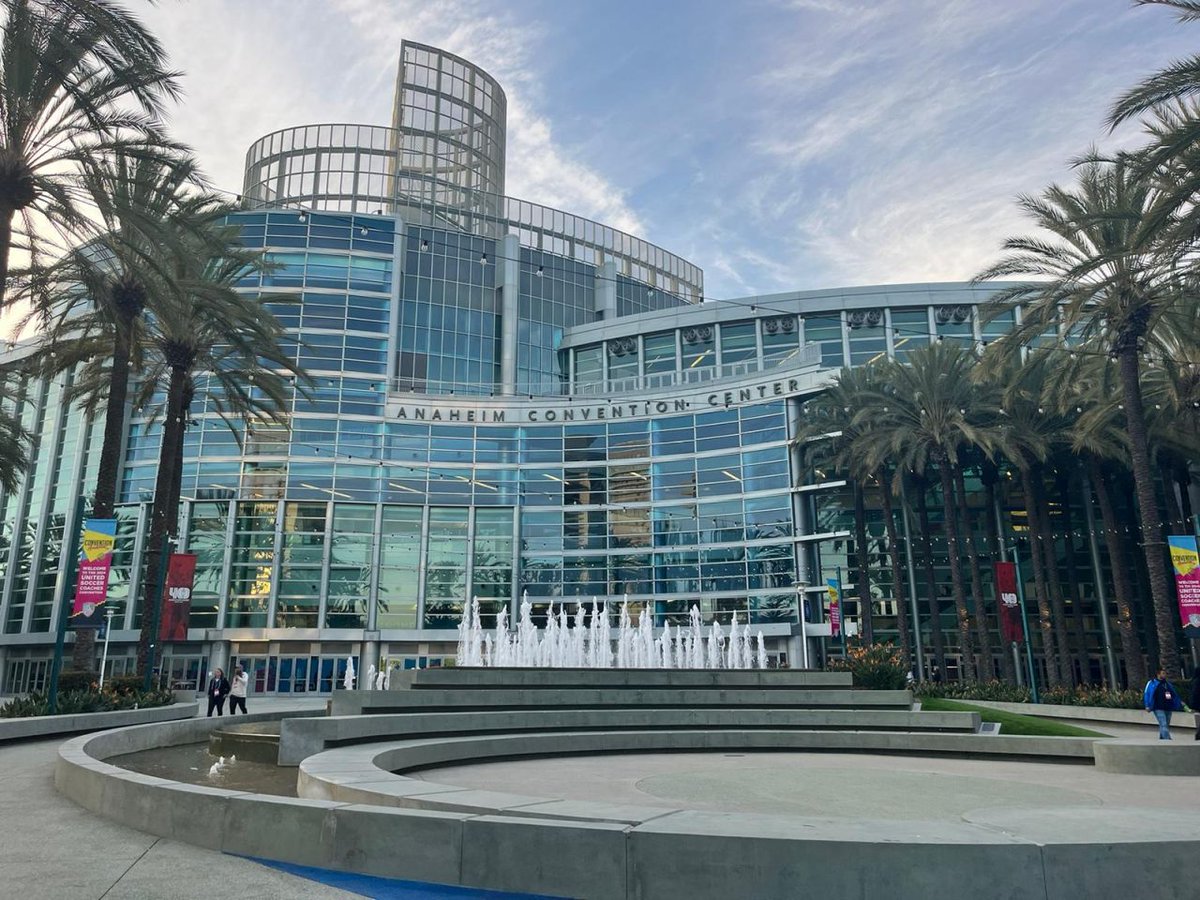 We loved presenting at the United Soccer Coaches Convention in Los Angeles earlier this year! ☀️🇺🇸⚽️ Read what happened when we went to the 'world's largest' soccer coaches convention 👉 bit.ly/4acmoxZ