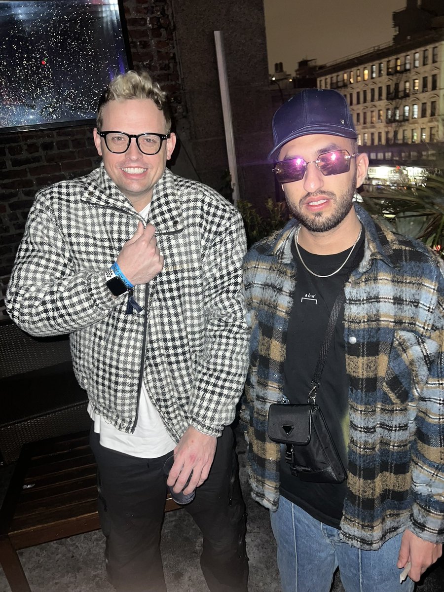 cryptochrisg813's tweet photo. IRL events will always be the alpha. Wind, rain, or shine. https://t.co/0je4I6MW7o